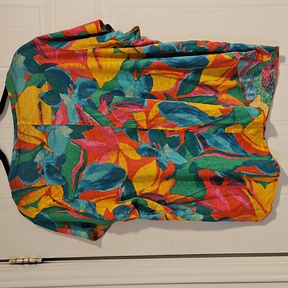 Tahari Shirt Womens Size 2X plus size Tropical Colored Flowers 100% Linen - Picture 3 of 3